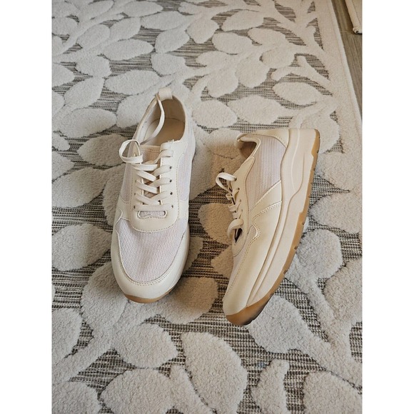 Banana Republic Shoes - Banana Republic Sneakers Cream White Womens Size 7